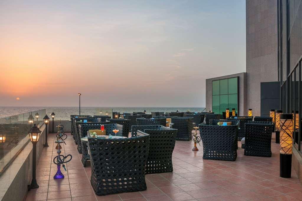 The Venue Jeddah Corniche Hotell Restaurant bilde